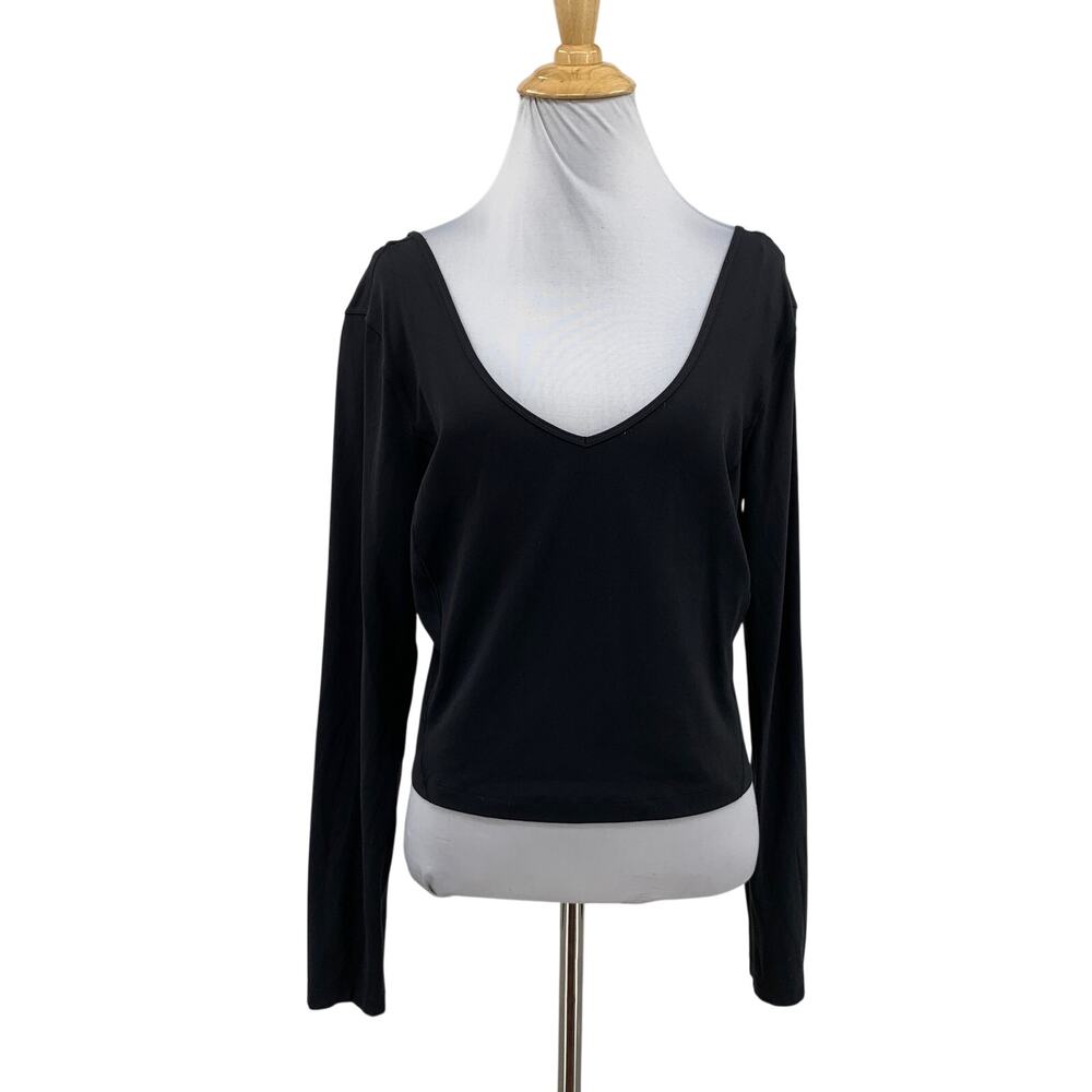 Lululemon Shirt Womens 6 Black Cropped V Neck Sweat Wick Long Sleeve Active